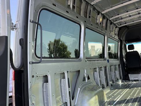 Used 2023 Mercedes-Benz Sprinter 2500 image 14