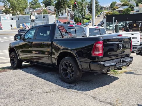 Used 2019 RAM 1500 Laramie AWD/4WD image 7