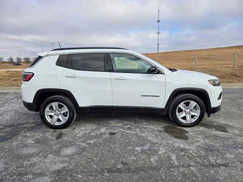 Used 2022 Jeep Compass Latitude w/ Convenience Group image 2