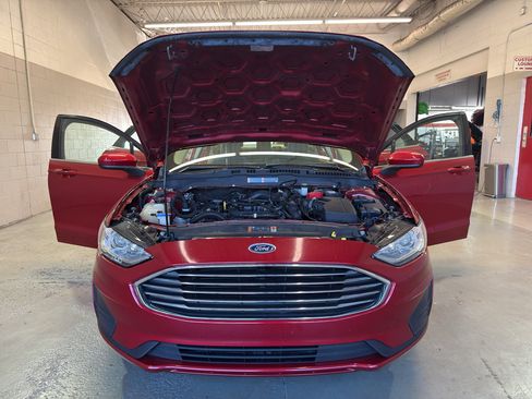 Used 2020 Ford Fusion SE FWD image 8