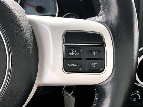 Used 2014 Jeep Wrangler Unlimited Sahara image 12