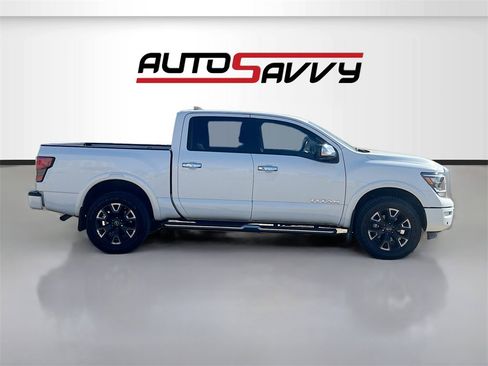 Used 2024 Nissan Titan Platinum Reserve w/ Moonroof Package image 8