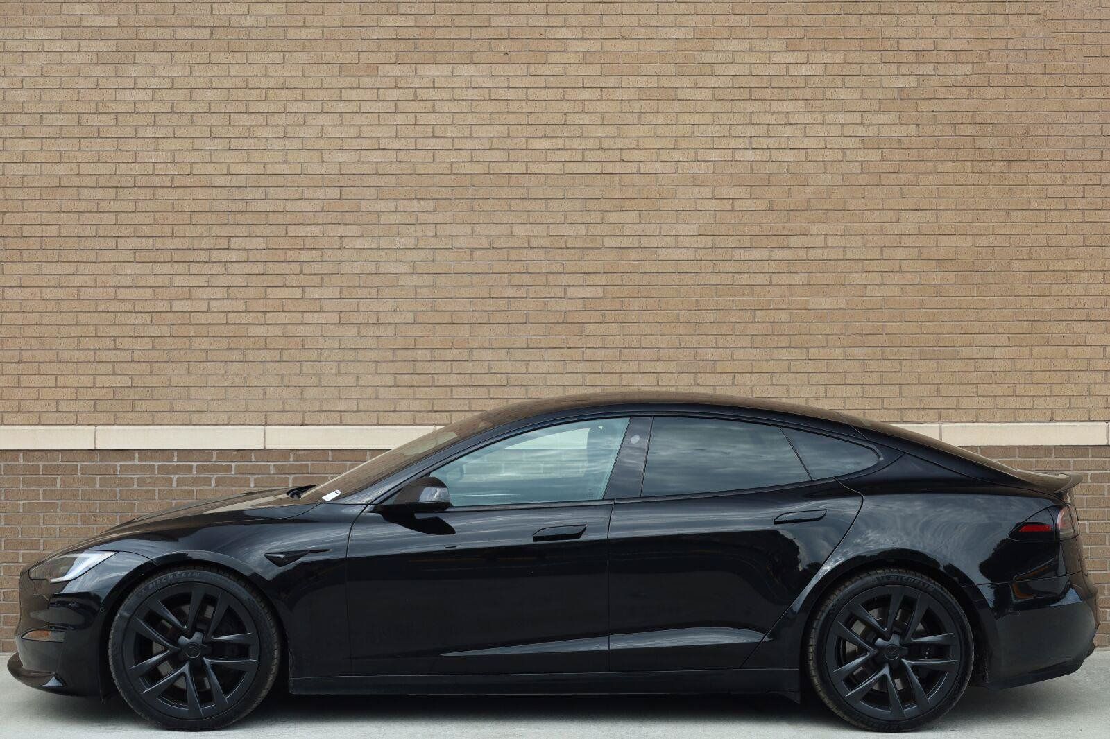 Used 2022 Tesla Model S Plaid AWD/4WD image 2
