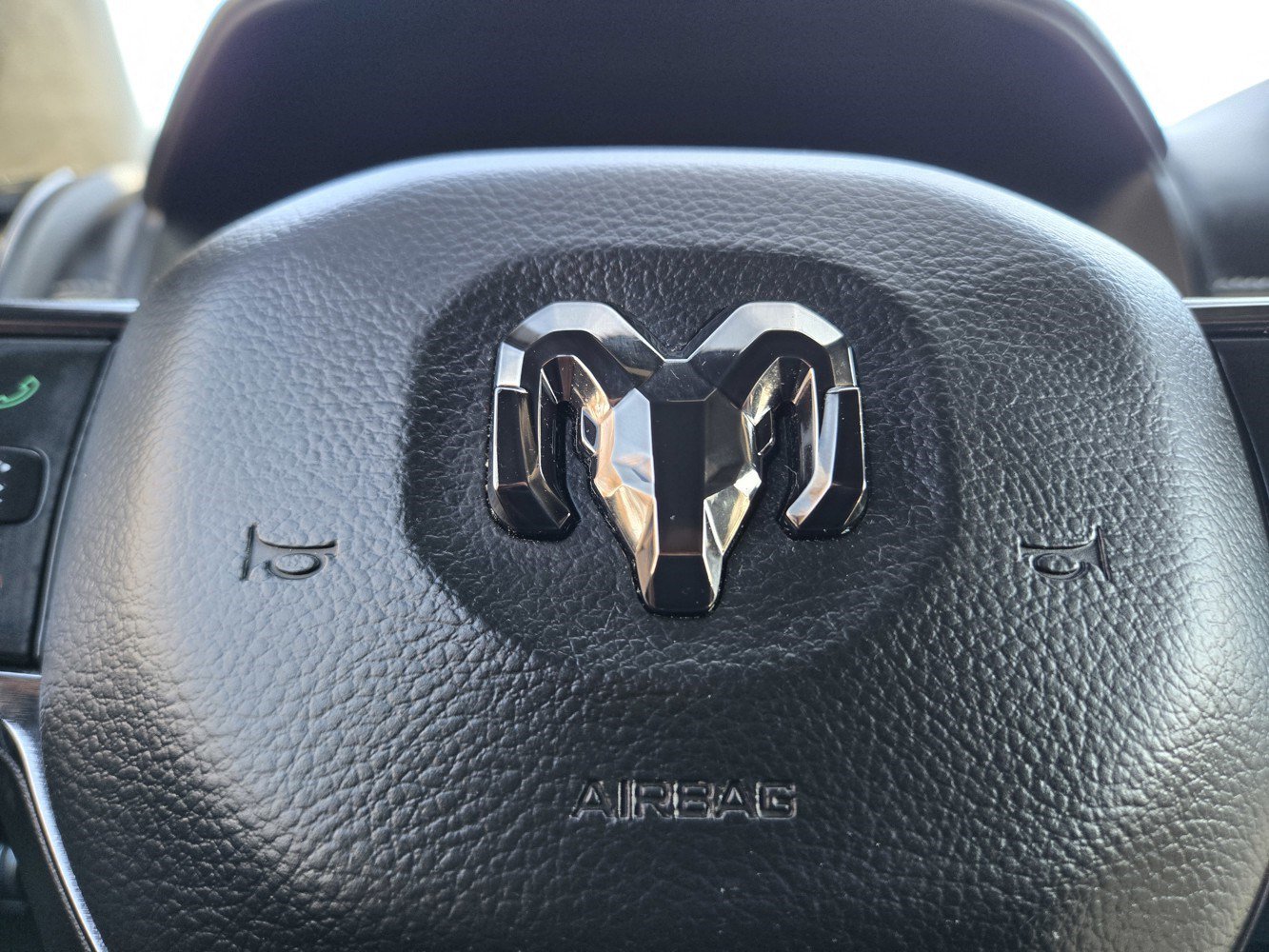 Used 2022 RAM 1500 Limited w/ Body-Colour Bumper Group AWD/4WD image 27