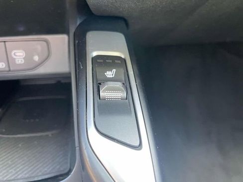 Certified 2024 Kia Sorento S FWD image 39