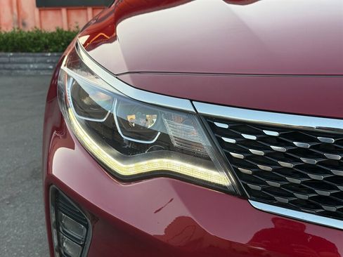 Used 2018 Kia Optima SX w/ Technology Package FWD image 8