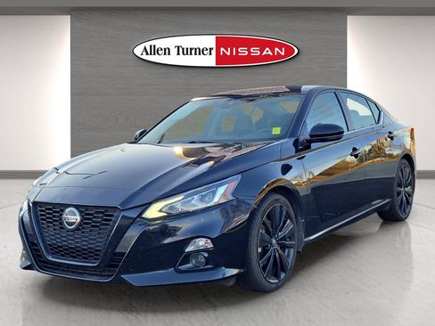 Used 2022 Nissan Altima 2.5 SR w/ Midnight Edition Package image 3