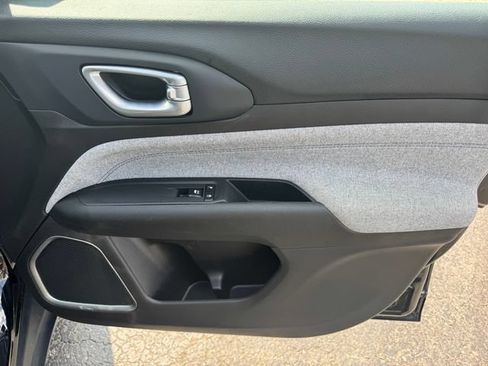 Certified 2024 Jeep Compass Latitude AWD/4WD image 14