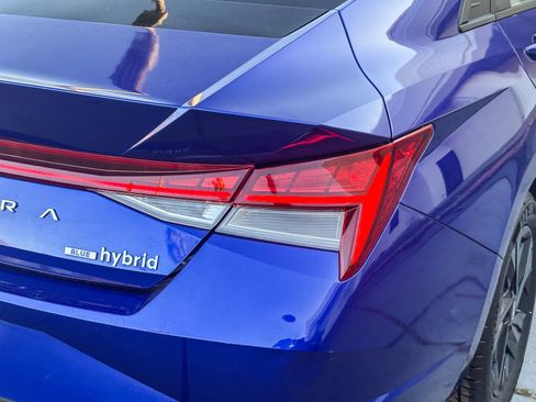 Used 2023 Hyundai Elantra Blue image 9