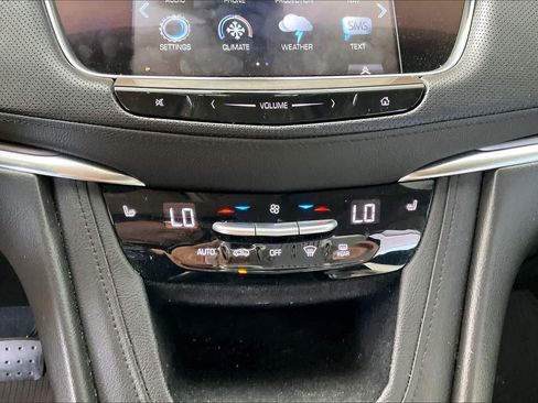 Used 2018 Cadillac XT5 Luxury w/ Driver Awareness Package FWD image 32
