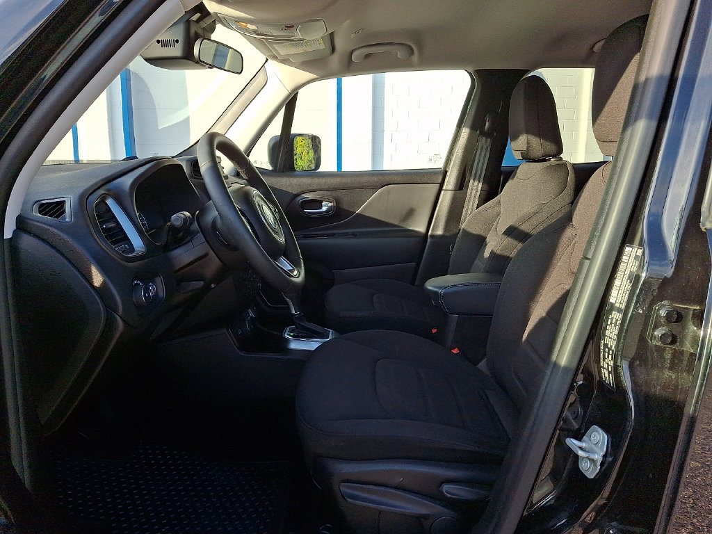 Used 2022 Jeep Renegade Latitude AWD/4WD image 14