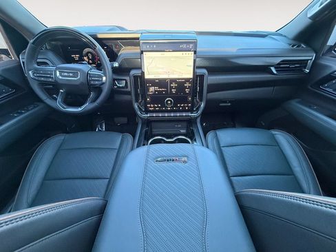 Used 2025 GMC Yukon AT4 w/ AT4 Premium Plus Package AWD/4WD image 11