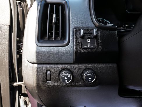 Used 2018 Chevrolet Colorado Z71 w/ Centennial Edition AWD/4WD image 16