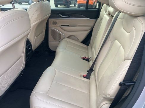 Certified 2022 Jeep Grand Cherokee Limited image 23