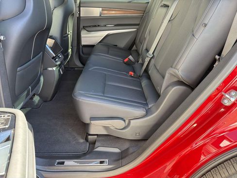 New 2026 Cadillac Vistiq Luxury AWD/4WD image 14