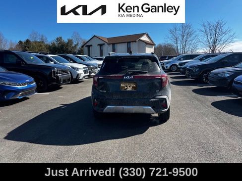 Certified 2024 Kia Seltos SX w/ SX Sunroof Package image 6