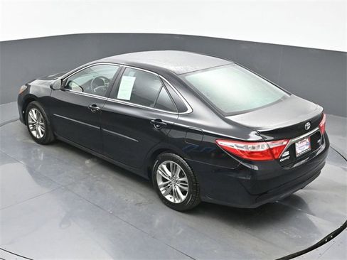 Used 2015 Toyota Camry SE image 30