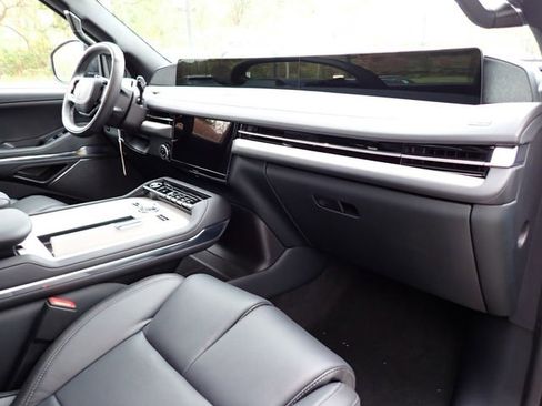 New 2025 Lincoln Navigator Reserve w/ Jet Appearance Package image 12