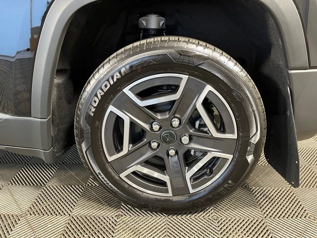 Used 2026 Jeep Cherokee Laredo AWD/4WD image 11
