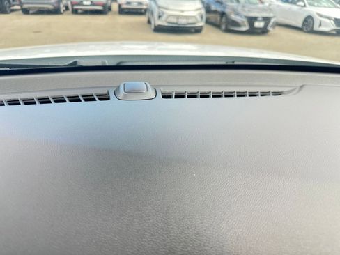 Used 2024 Chevrolet TrailBlazer LT w/ Driver Confidence Package image 18