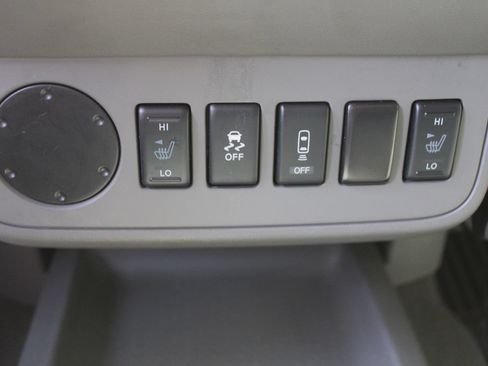 Used 2019 Nissan Frontier SV w/ Value Truck Package RWD image 33