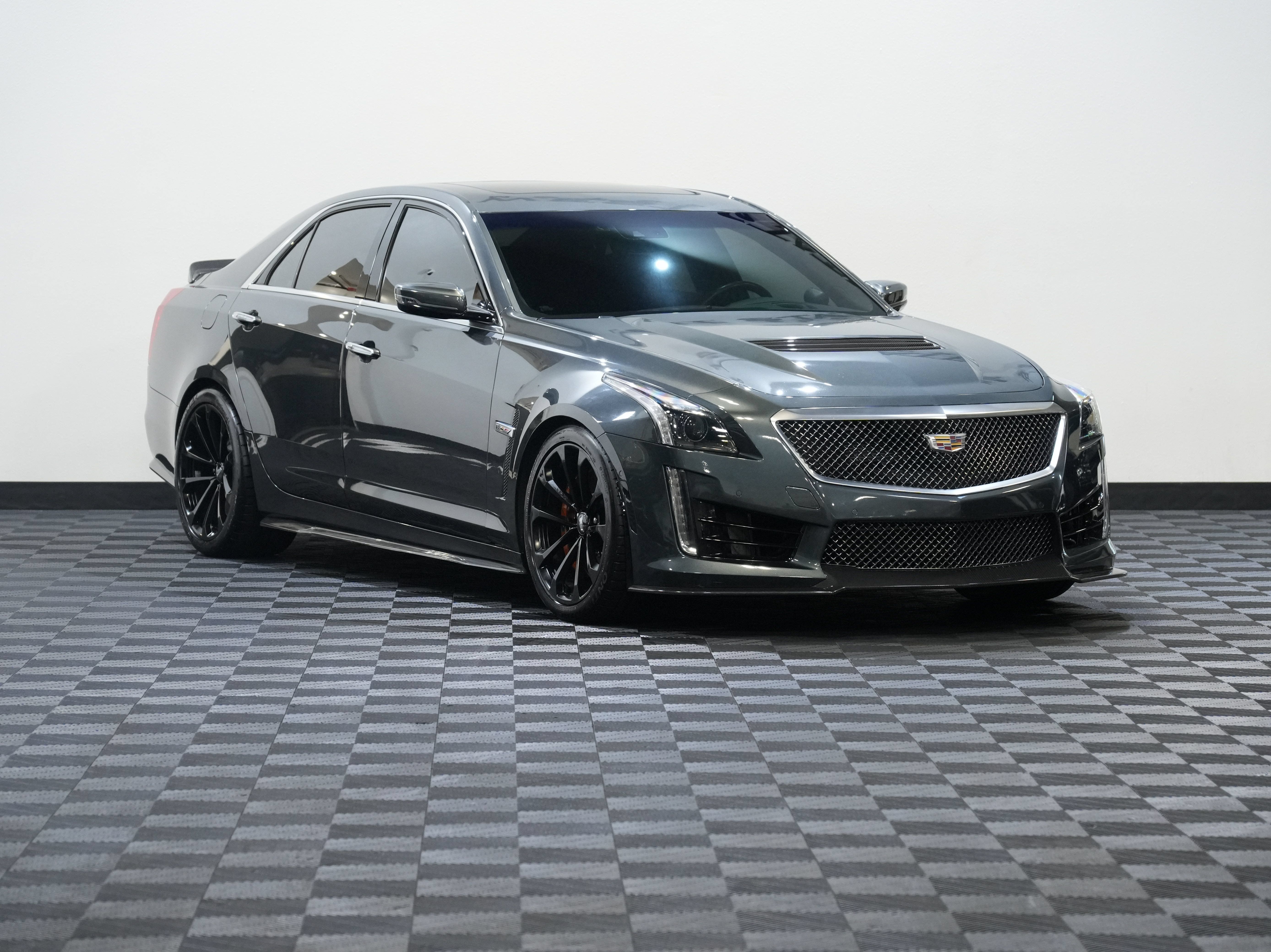 Used 2016 Cadillac CTS V w/ Luxury Package RWD image 5