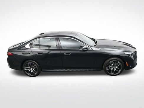 New 2026 BMW 530i xDrive w/ Premium Package AWD/4WD image 19