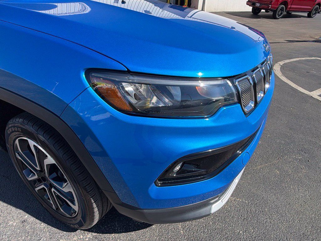 Used 2022 Jeep Compass Limited AWD/4WD image 14