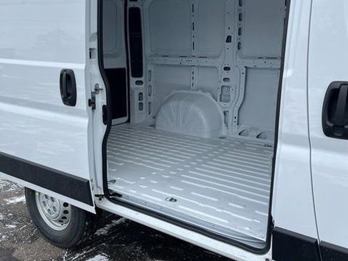 New 2026 RAM ProMaster 1500 w/ Convenience Group FWD image 4
