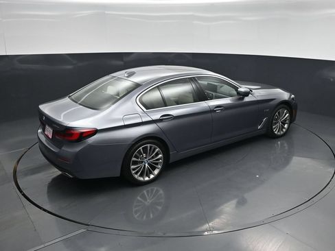 Used 2022 BMW 530e w/ Convenience Package RWD image 38