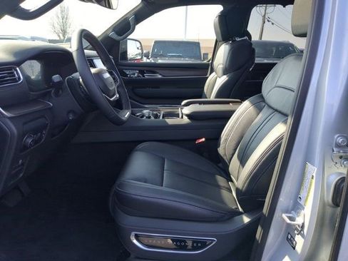 New 2024 Jeep Grand Wagoneer Series I AWD/4WD image 10