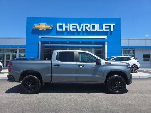 Used 2022 Chevrolet Silverado 1500 LT Trail Boss w/ Convenience Package II AWD/4WD image 2