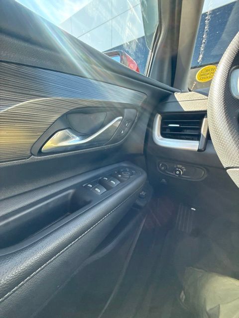 Used 2024 GMC Terrain SLE w/ Driver Convenience Package FWD image 20