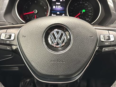 Used 2020 Volkswagen Tiguan SE w/ Panoramic Sunroof Package FWD image 15