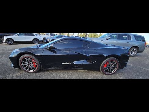 Used 2024 Chevrolet Corvette Stingray Coupe w/ Z51 Performance Package RWD image 4