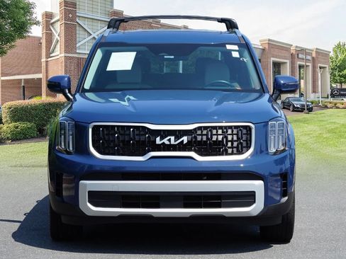 Used 2025 Kia Telluride EX w/ EX Captain's Chair Package FWD image 2