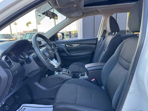 Used 2017 Nissan Rogue SV AWD/4WD image 15