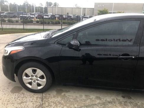 Used 2017 Kia Forte LX image 24