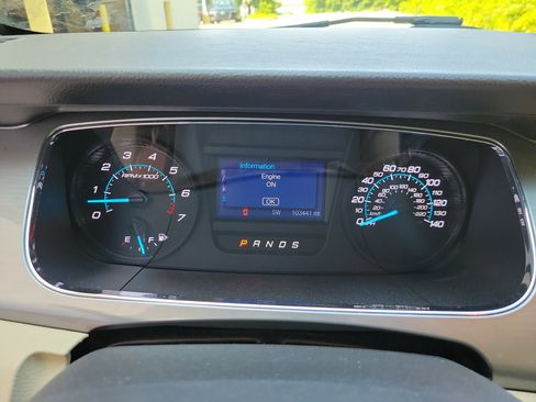 Used 2014 Ford Taurus SEL image 33