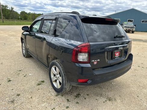 Used 2014 Jeep Compass Latitude w/ Trailer Tow Prep Group AWD/4WD image 8