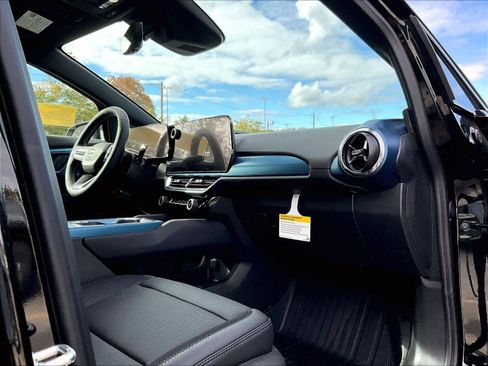 New 2026 Chevrolet Equinox EV LT w/ Convenience Package II image 10