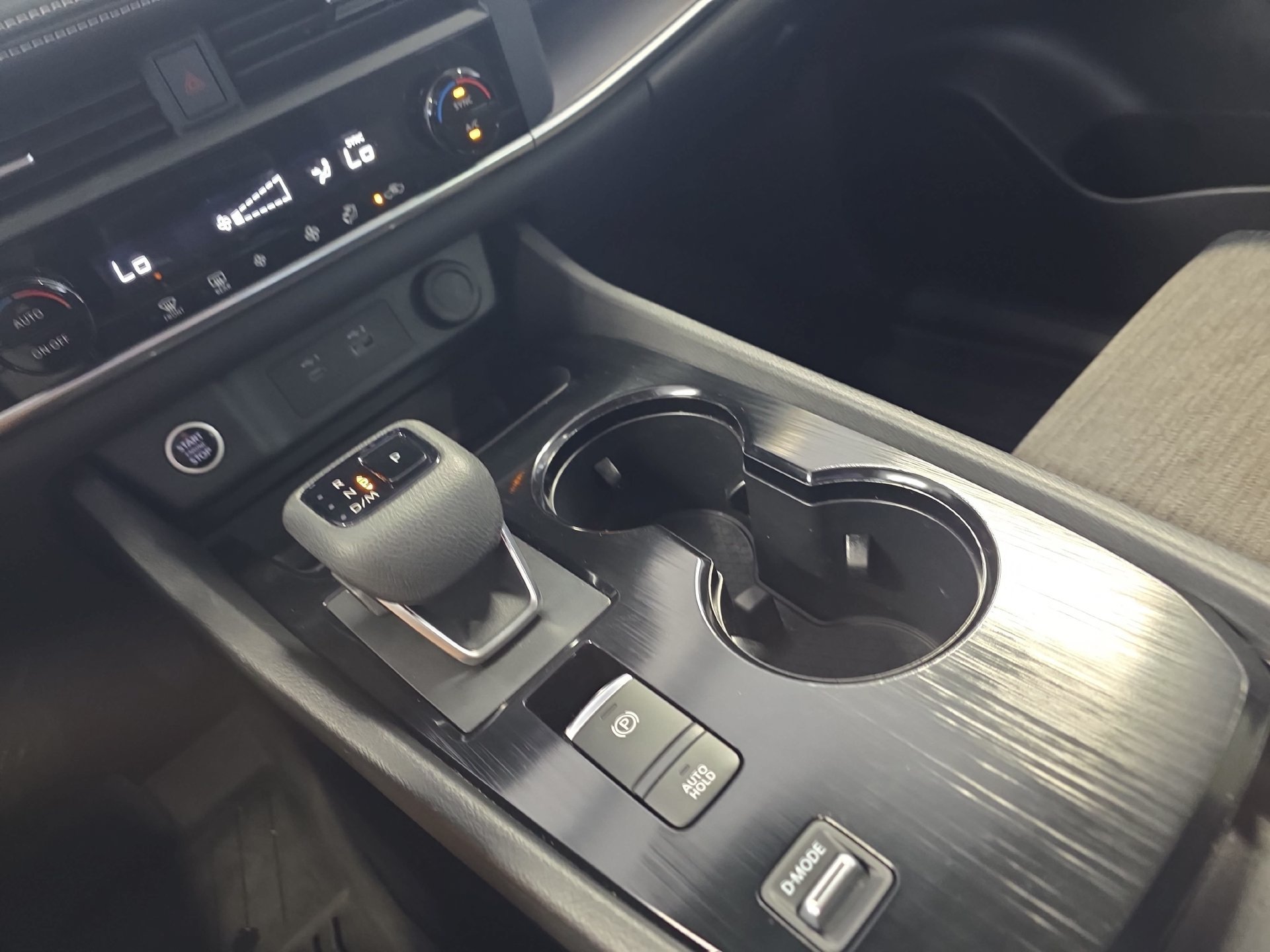Used 2023 Nissan Rogue SV FWD image 24
