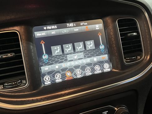 Used 2017 Dodge Charger R/T image 22