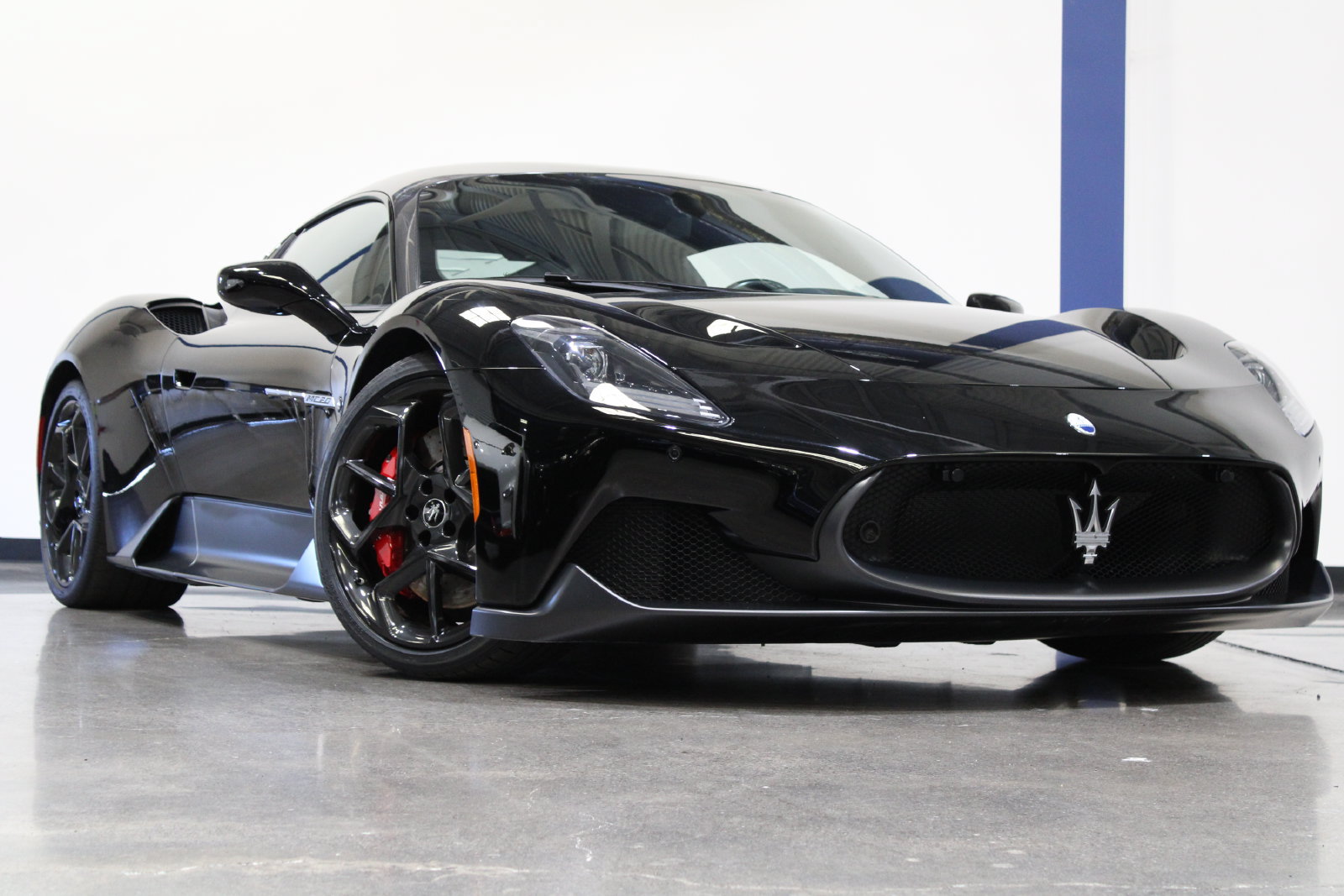 Used 2022 Maserati MC20 Coupe RWD image 2