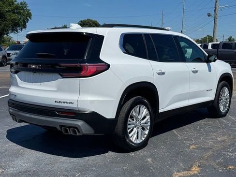 Used 2026 GMC Acadia Elevation w/ Elevation Premium Package FWD image 5