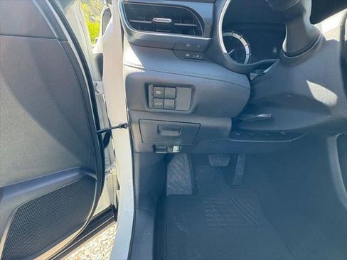 Certified 2021 Toyota Highlander XSE FWD image 16