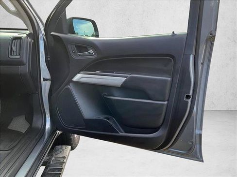 Used 2022 Chevrolet Colorado LT RWD image 18