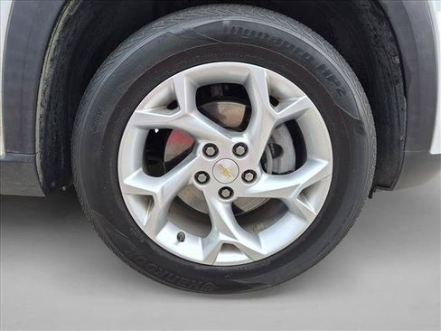 Used 2024 Chevrolet Trax LS w/ LS Convenience Package FWD image 21