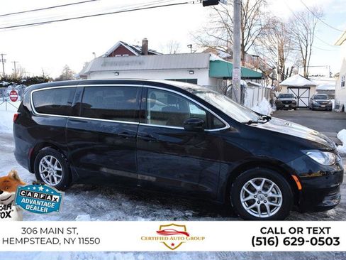 Used 2024 Chrysler Voyager LX image 5