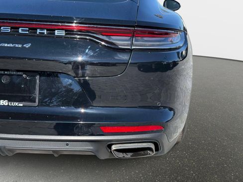 Used 2022 Porsche Panamera 4 image 24